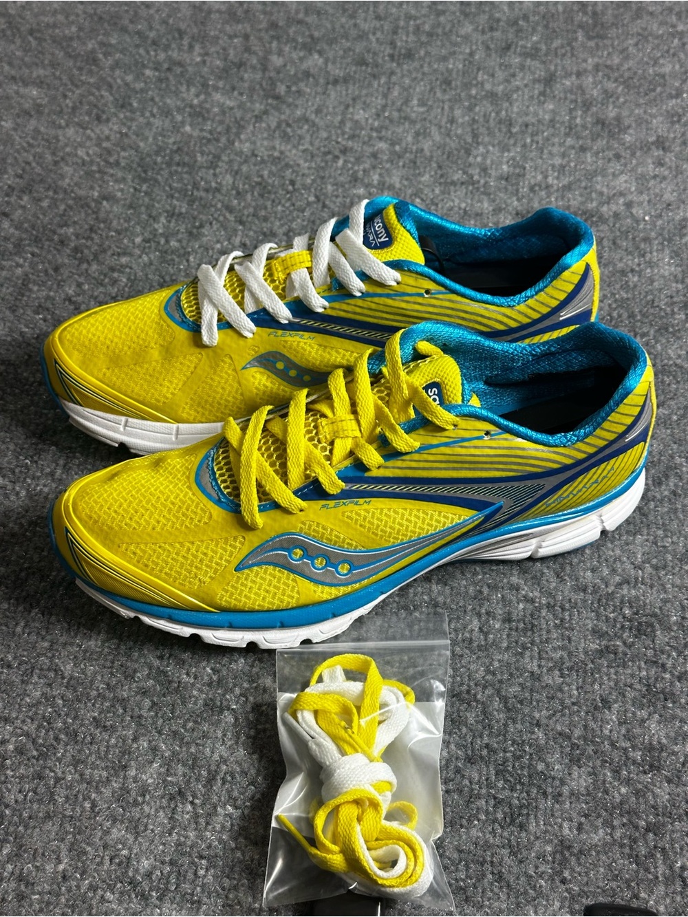 Saucony ProGrid Kinvara 4 Women’s Retro Runners